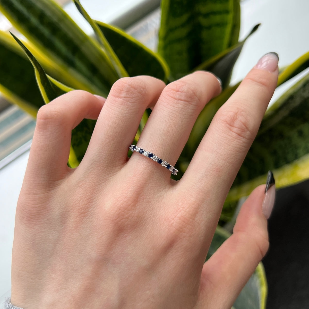 [Love More]Exquisite Colorful Round Cut Tennis Ring
