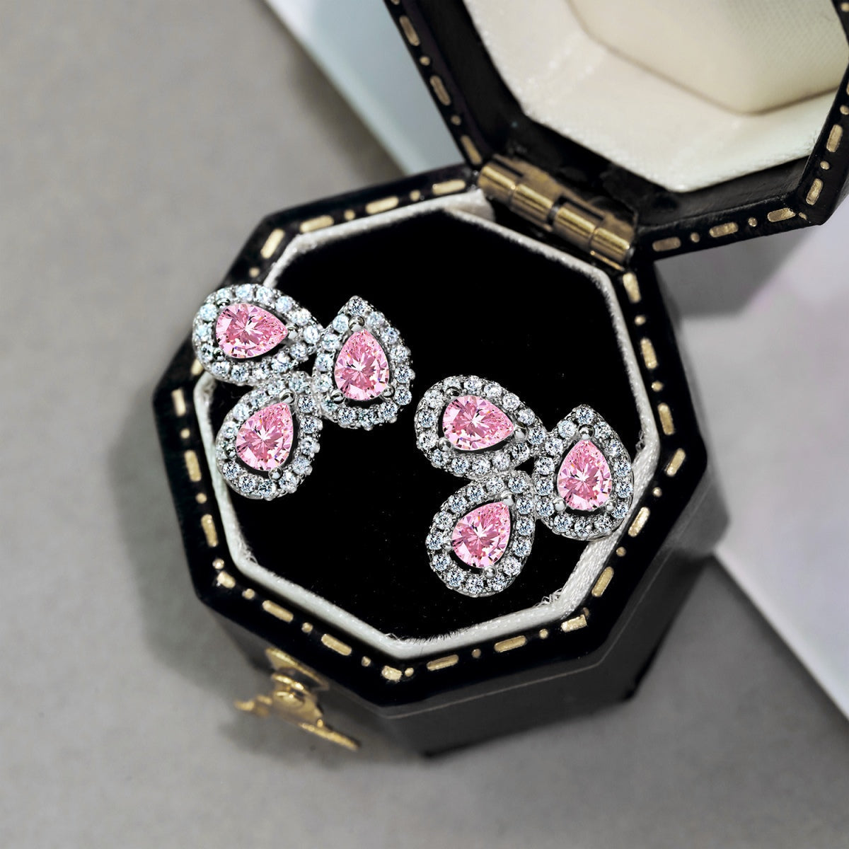 [Love More]Ornate Flower Shape Pear Cut Lover Earrings