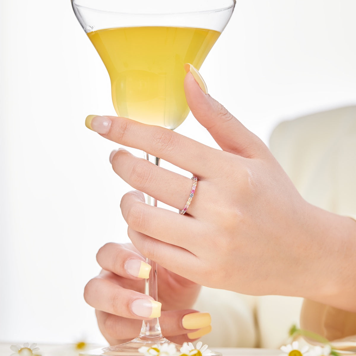 [Love More]Elegant Vivid Round Cut Daily Ring