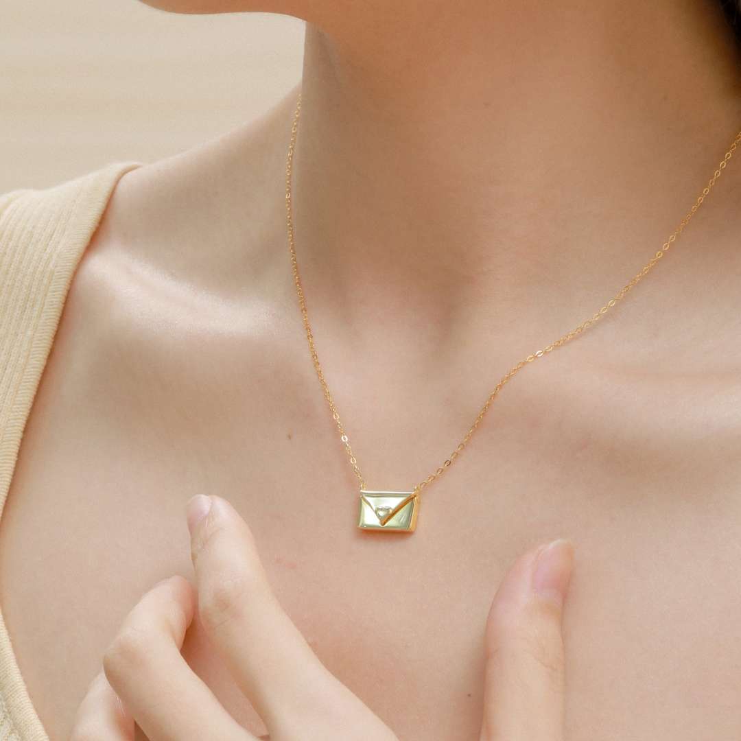 [Love More]Envelope Heart Shape Mother's Day Necklace