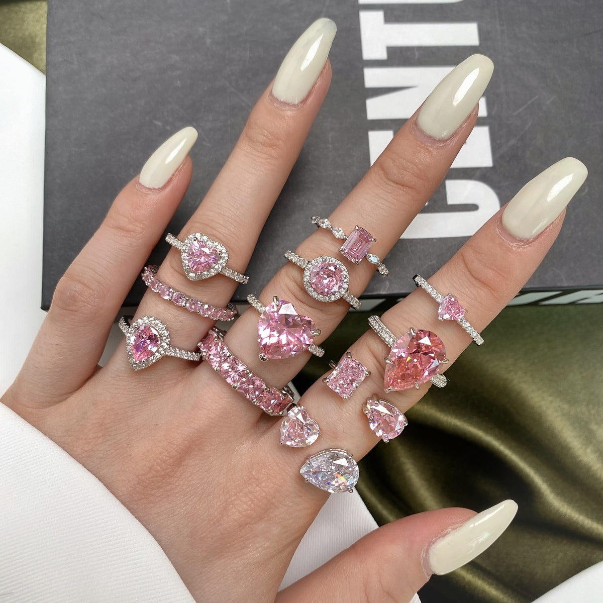 [Love More]0.5 Carat CaratEternity Charming Heart Shape Lover Ring