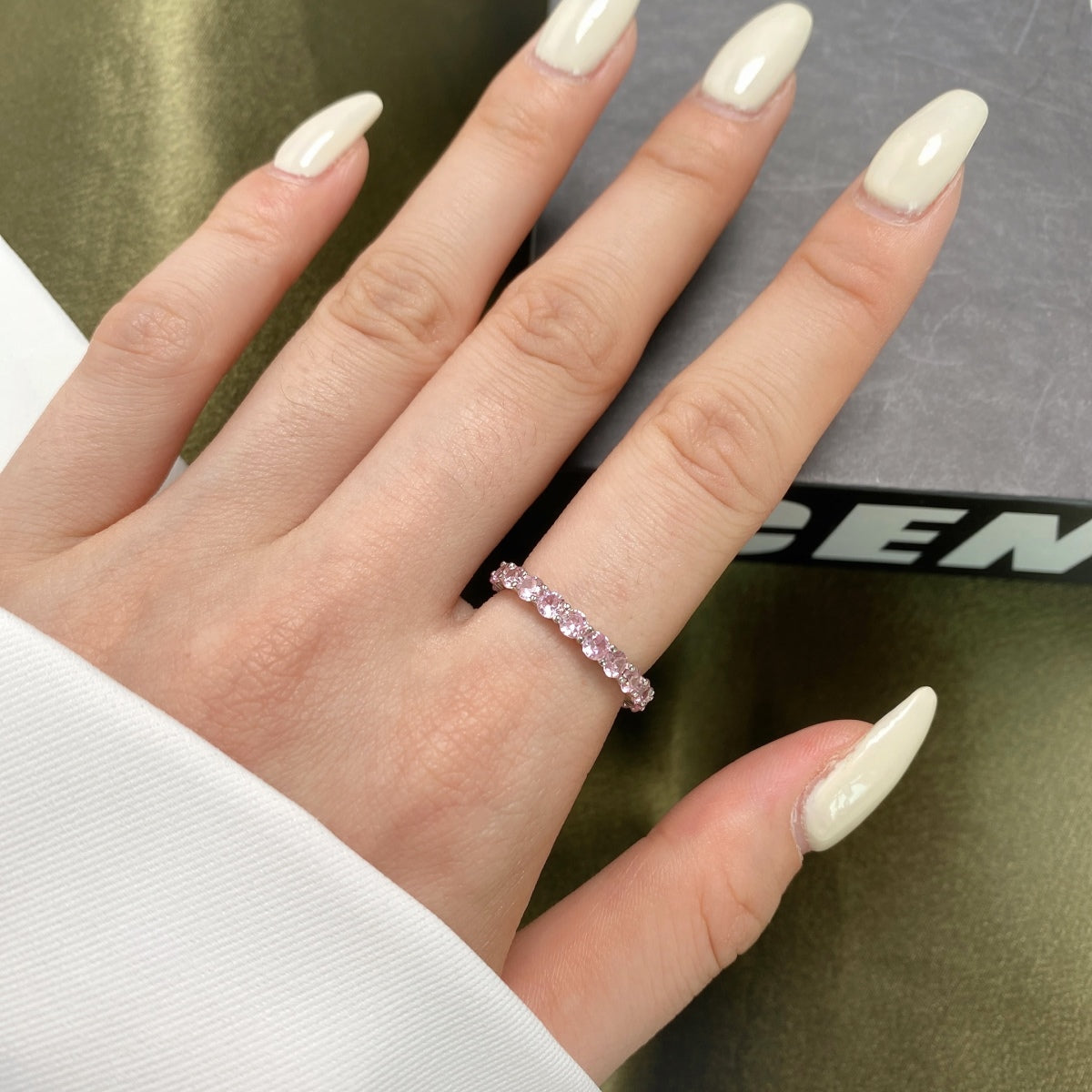 [Love More]Sparkling Round Cut Tennis Ring