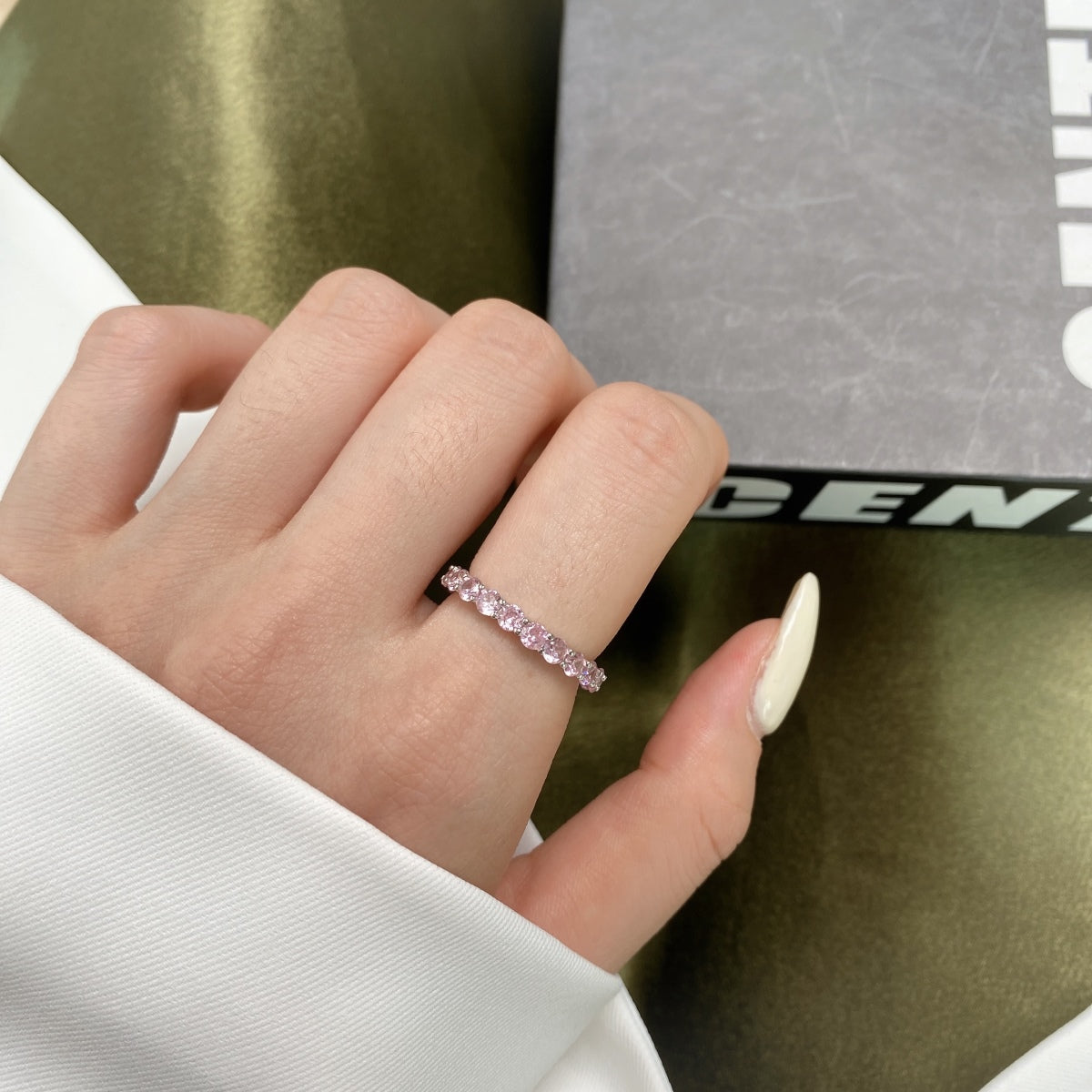 [Love More]Sparkling Round Cut Tennis Ring