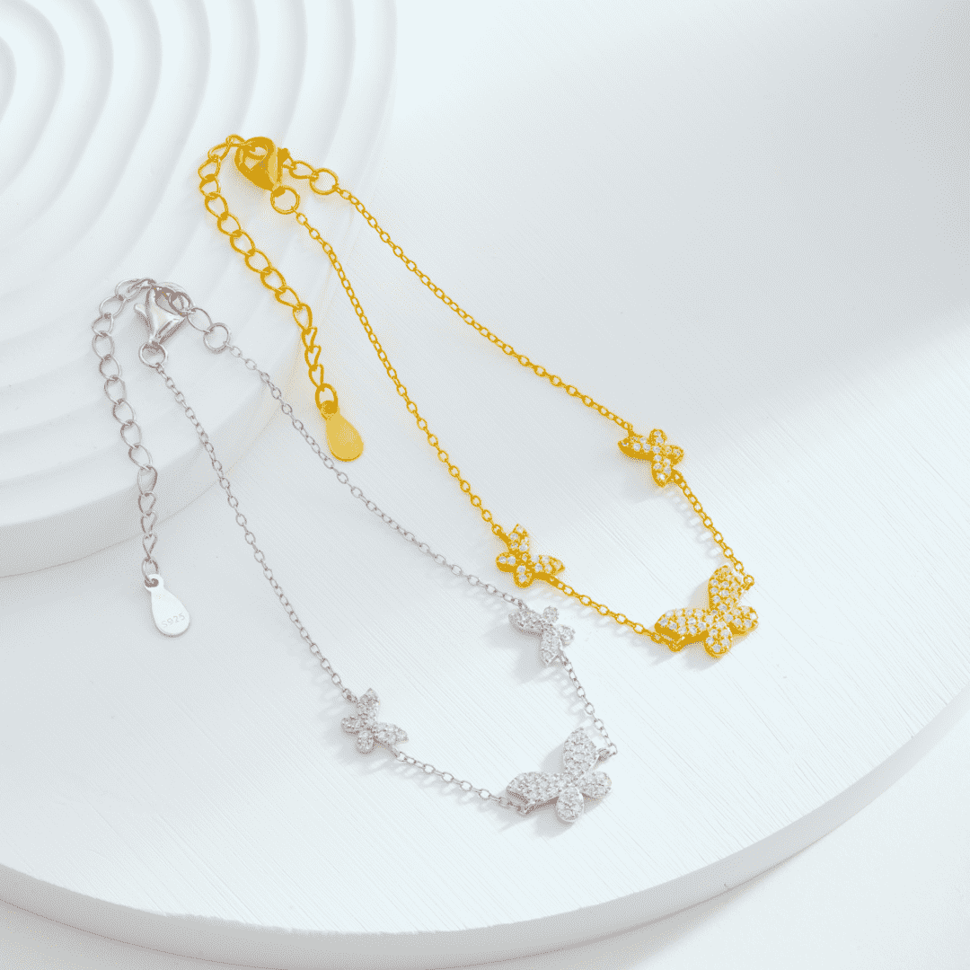 [Love More]Delicate Butterfly Pendant Bracelet
