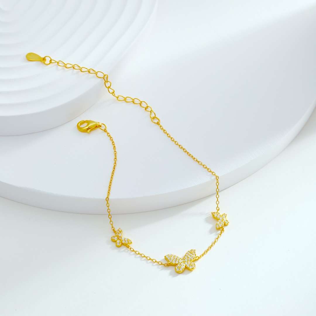 [Love More]Delicate Butterfly Pendant Bracelet