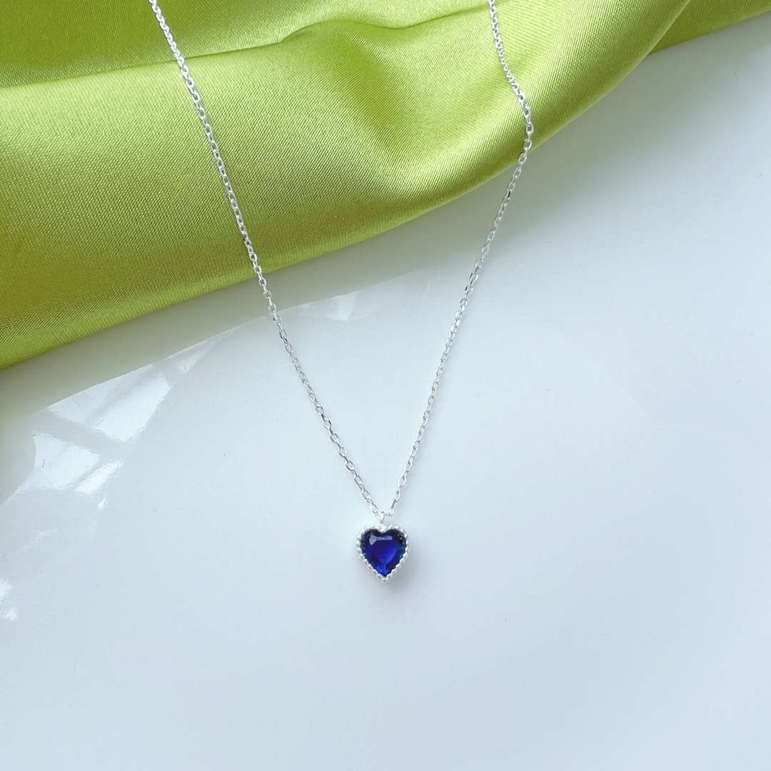 [Love More]Ornate Heart Shape Necklace