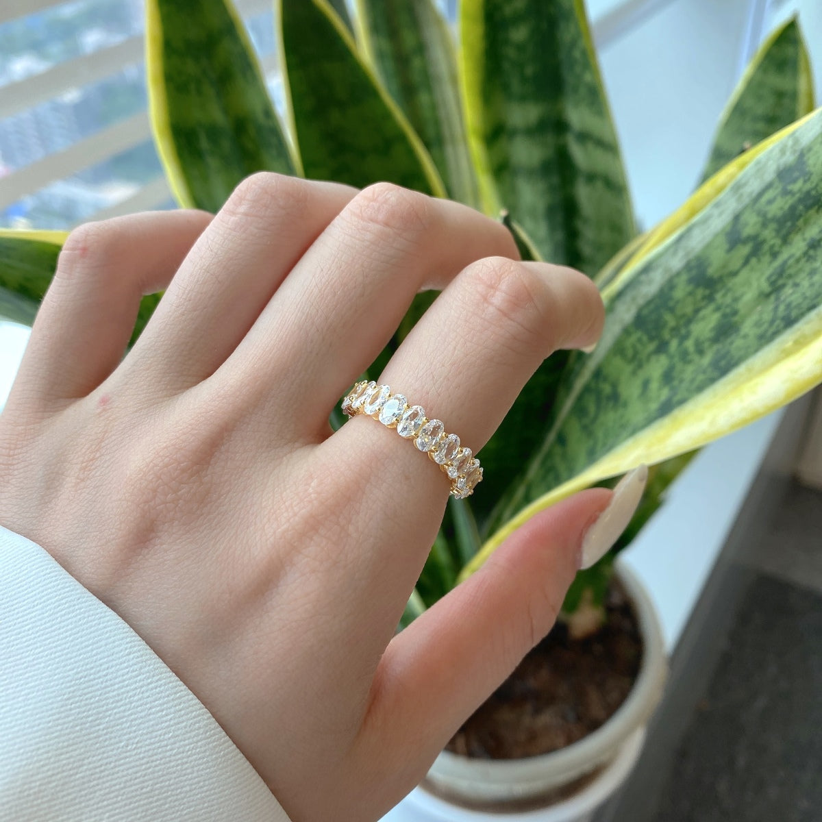 [Love More]Ornate Oval Cut Tennis Ring