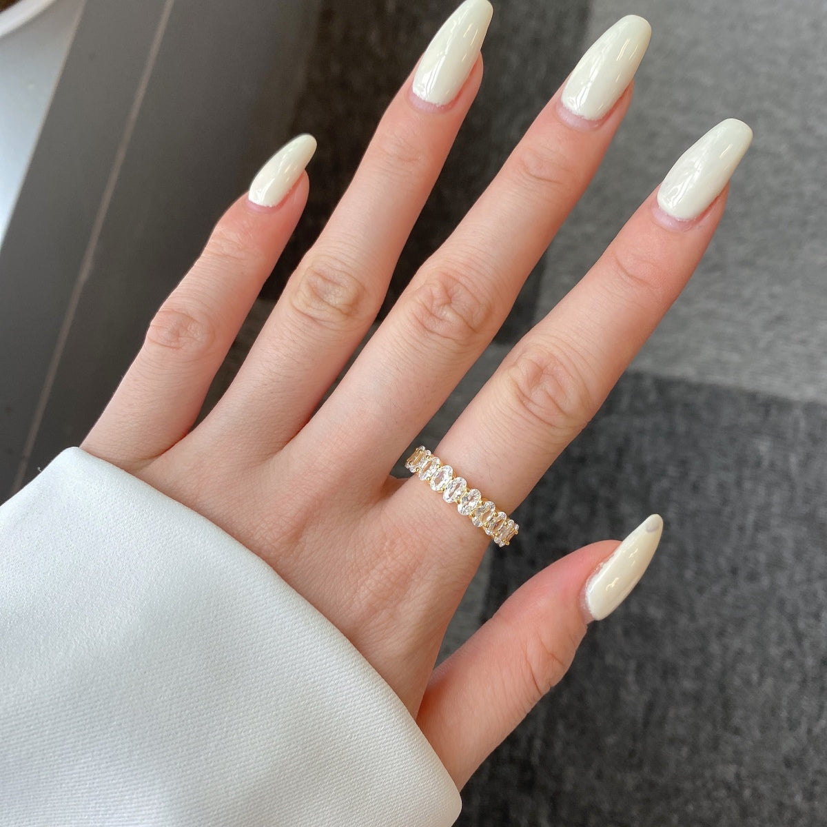 [Love More]Ornate Oval Cut Tennis Ring