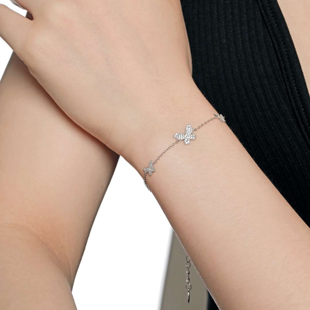 [Love More]Delicate Butterfly Pendant Bracelet