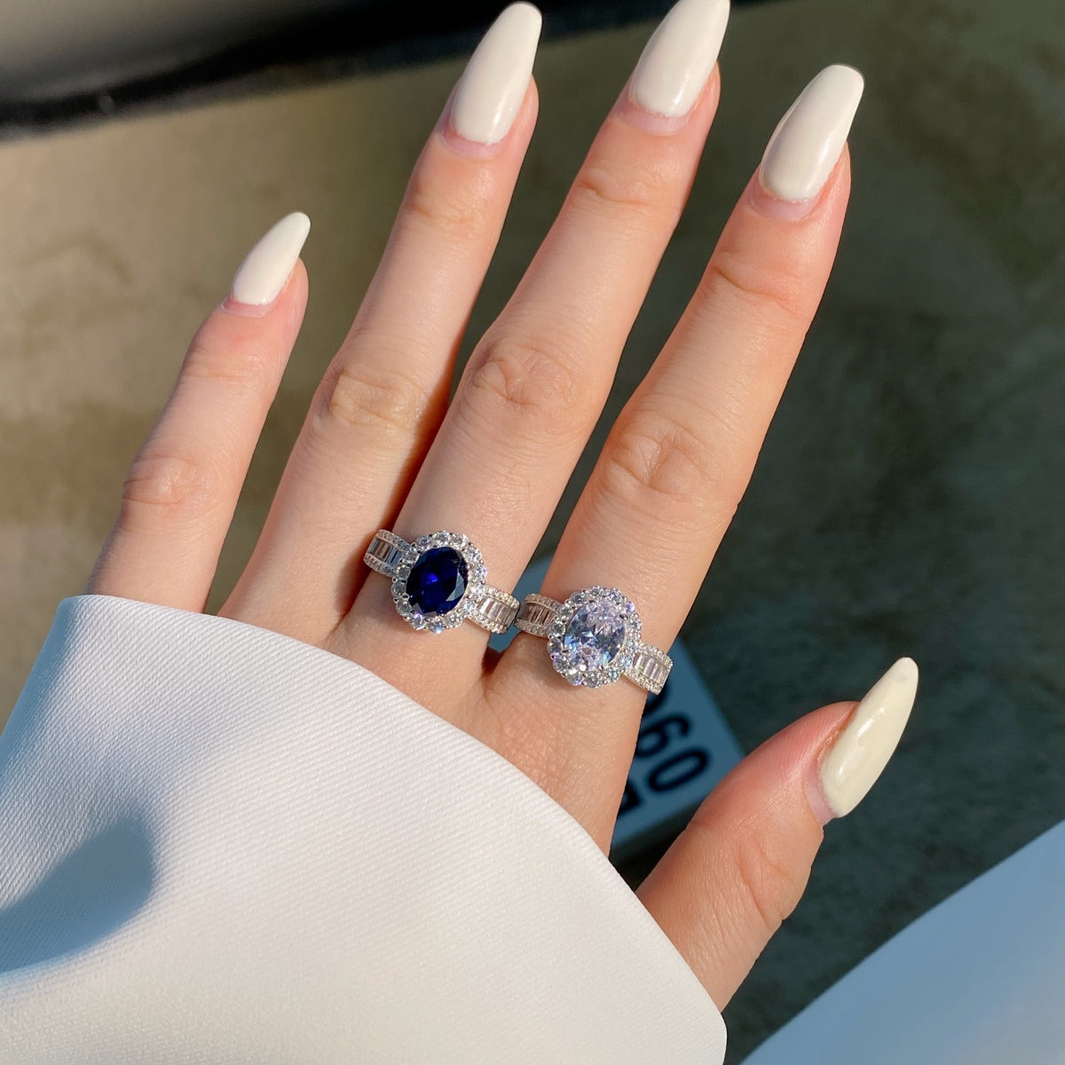 [Love More]1.5 Carat Dazzling Charming Oval Cut Banquet Ring