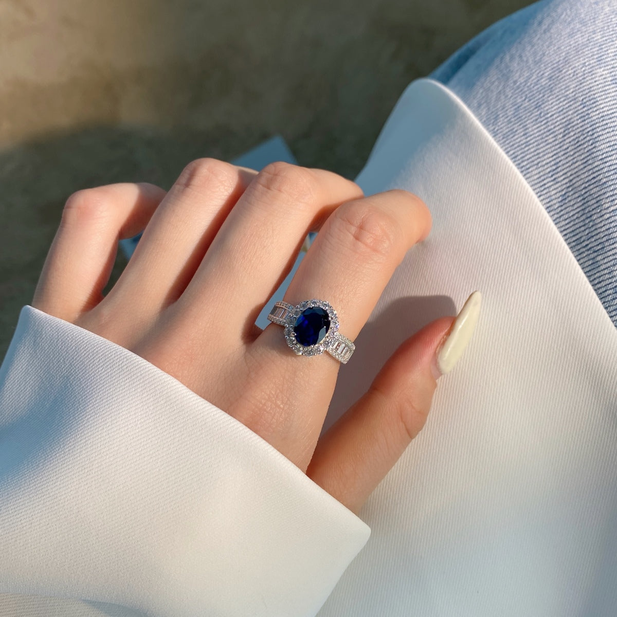 [Love More]1.5 Carat Dazzling Charming Oval Cut Banquet Ring
