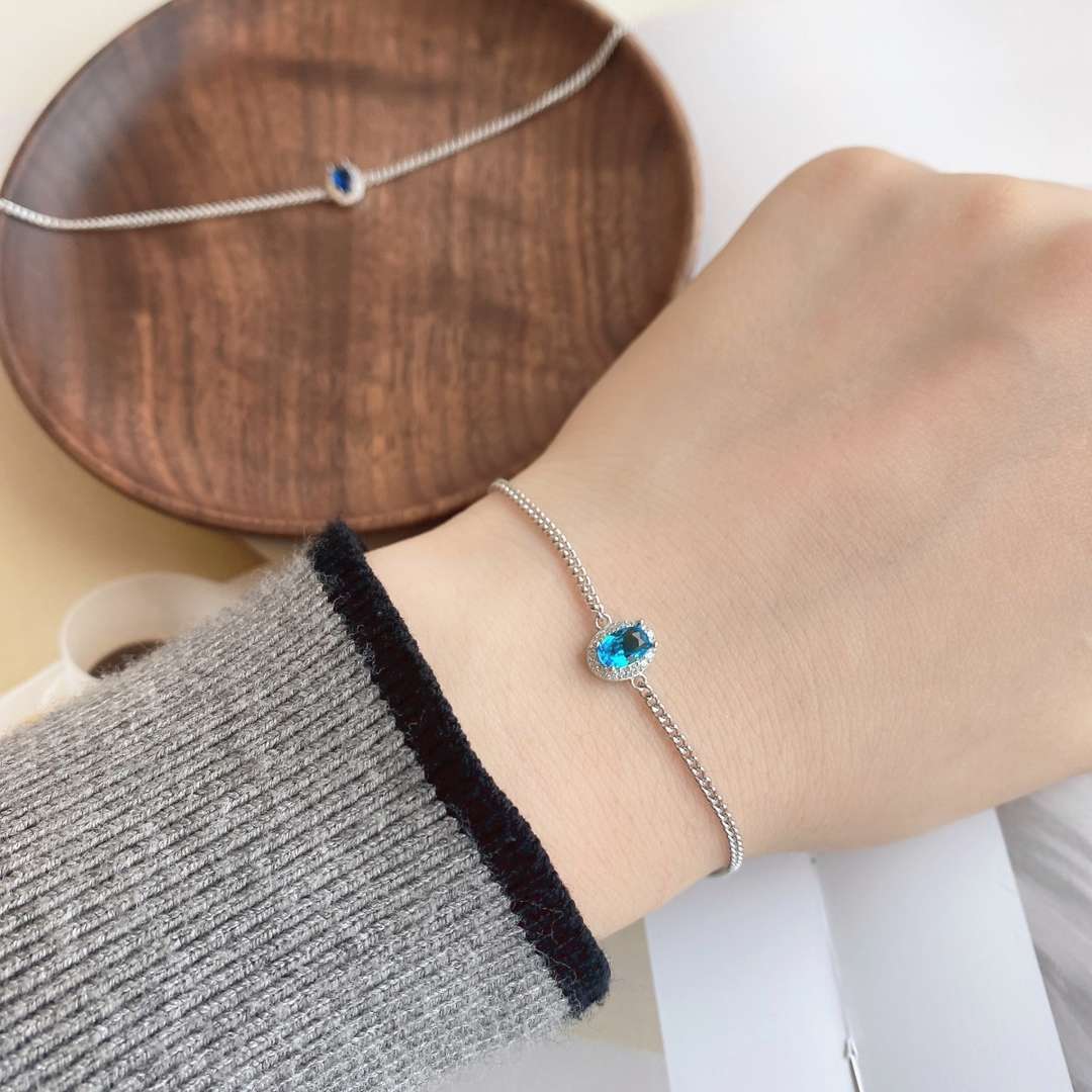 [Love More]Exquisite Oval Shape Bracelet