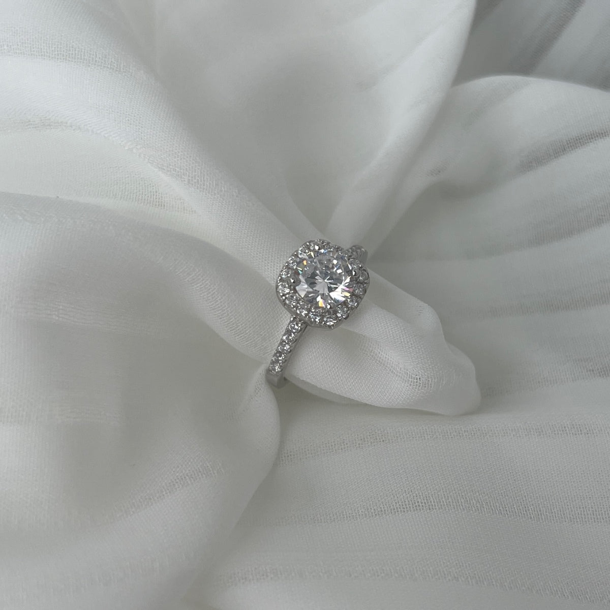 [Love More]Dazzling Resplendent Round Cut Wedding Ring