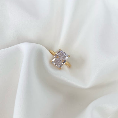 [Love More]4.0 Carat Ornate Enchanting Radiand Cut Banquet Ring