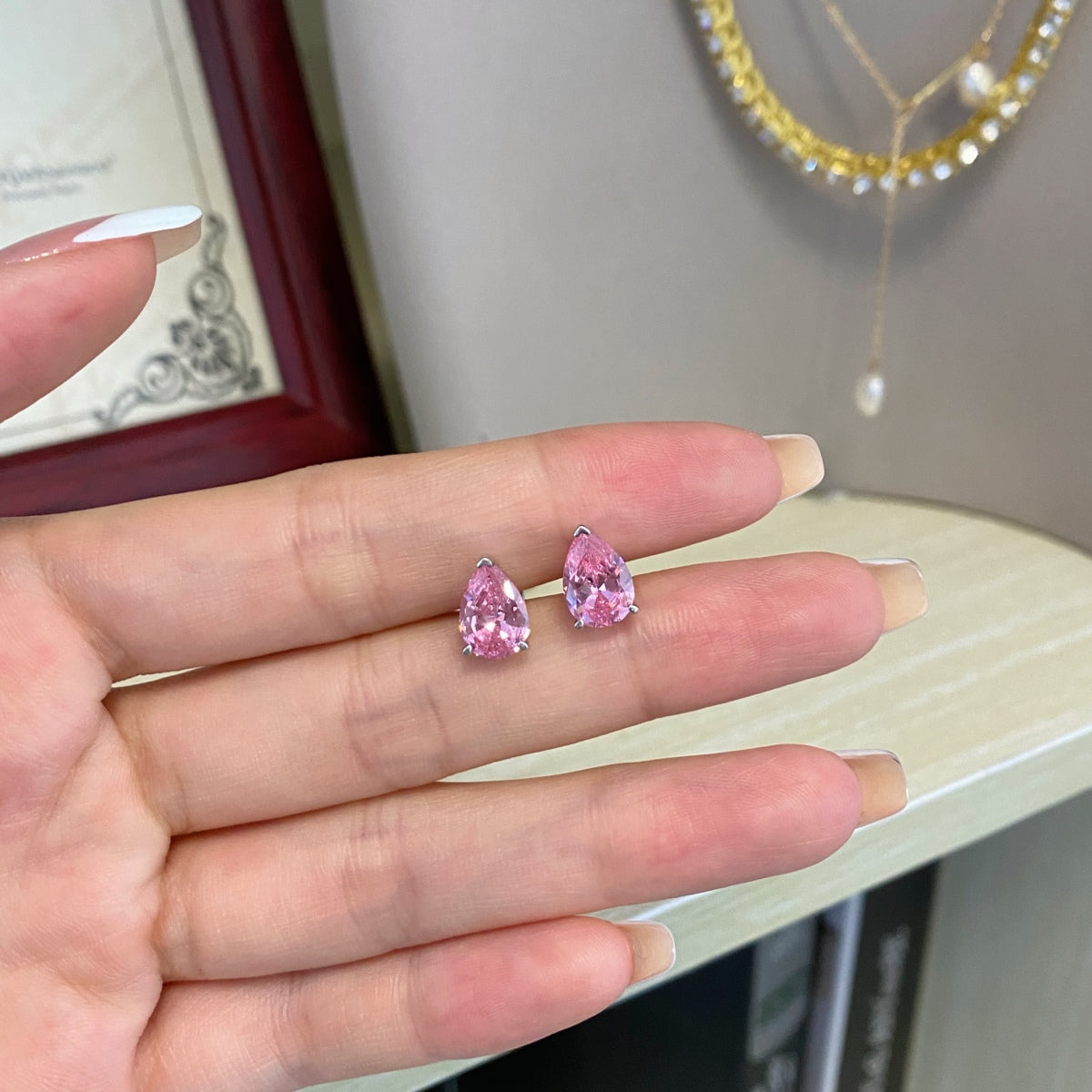 [Love More]Ornate Water Drop Shape Earrings