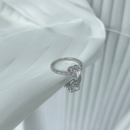 [Love More]2.0 Carat Dazzling Lustrous Heart Cut Lover Ring