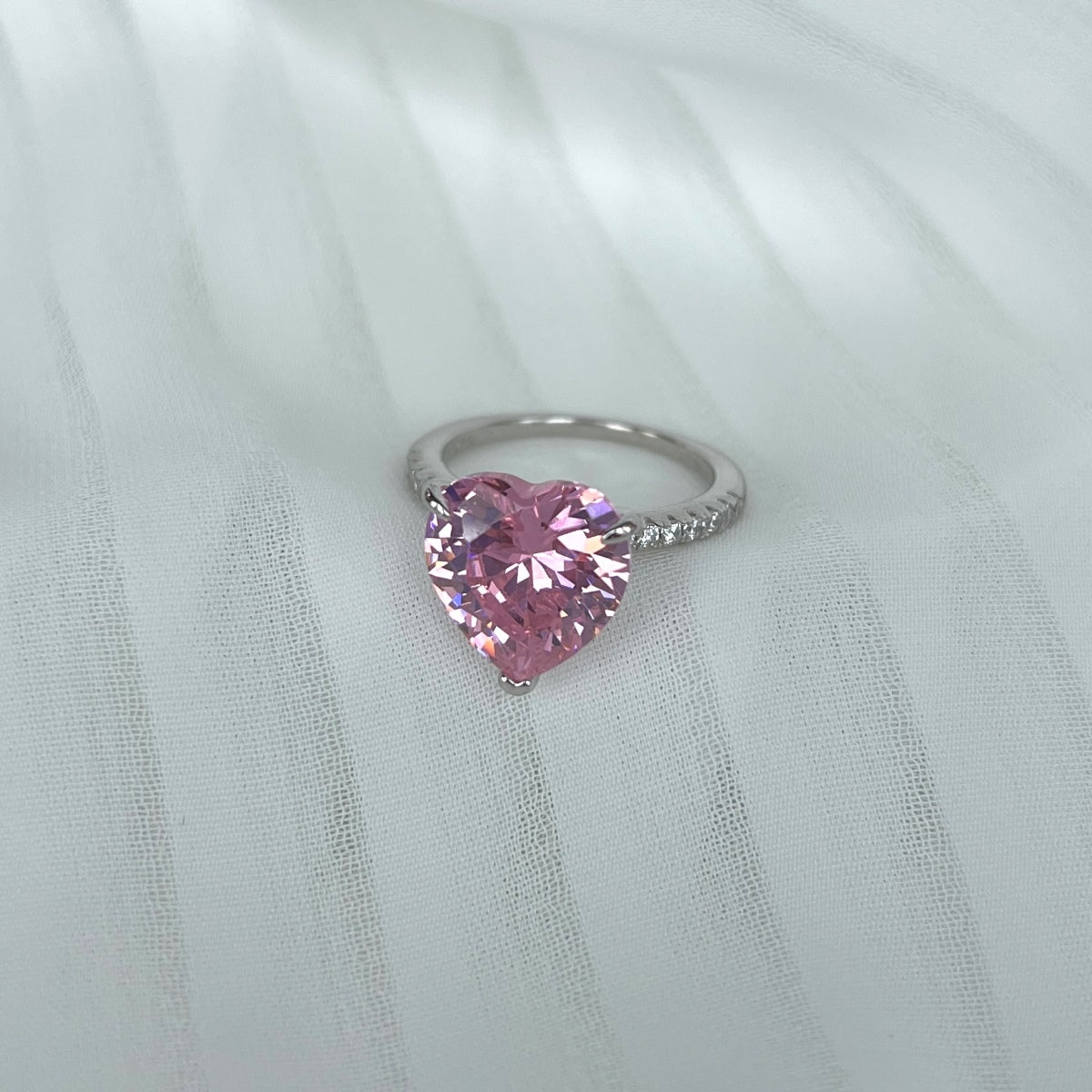[Love More]6.0 Carat Luxurious Sparkling Romantic Heart Cut Lover Ring