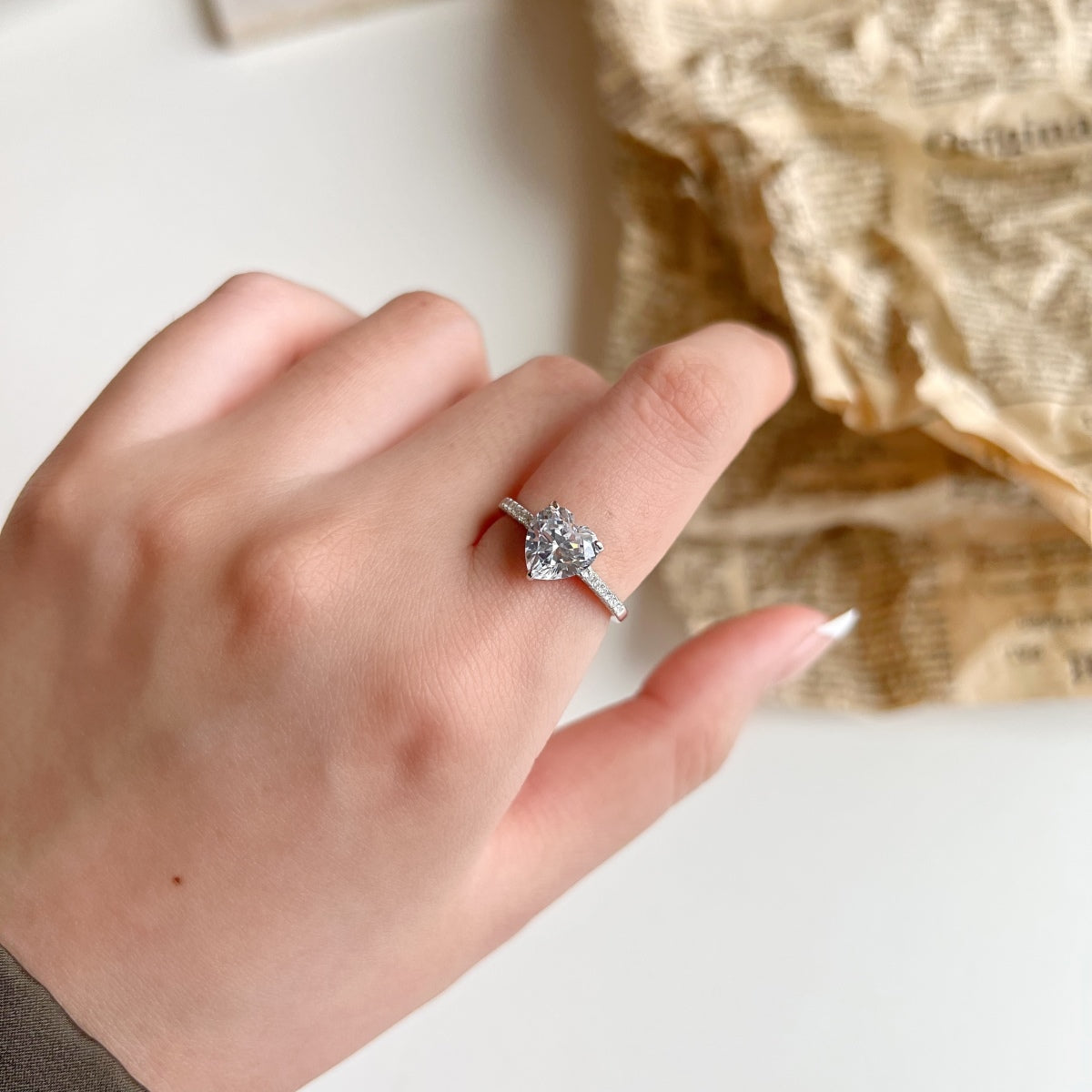 [Love More]2.0 Carat Dazzling Lustrous Heart Cut Lover Ring