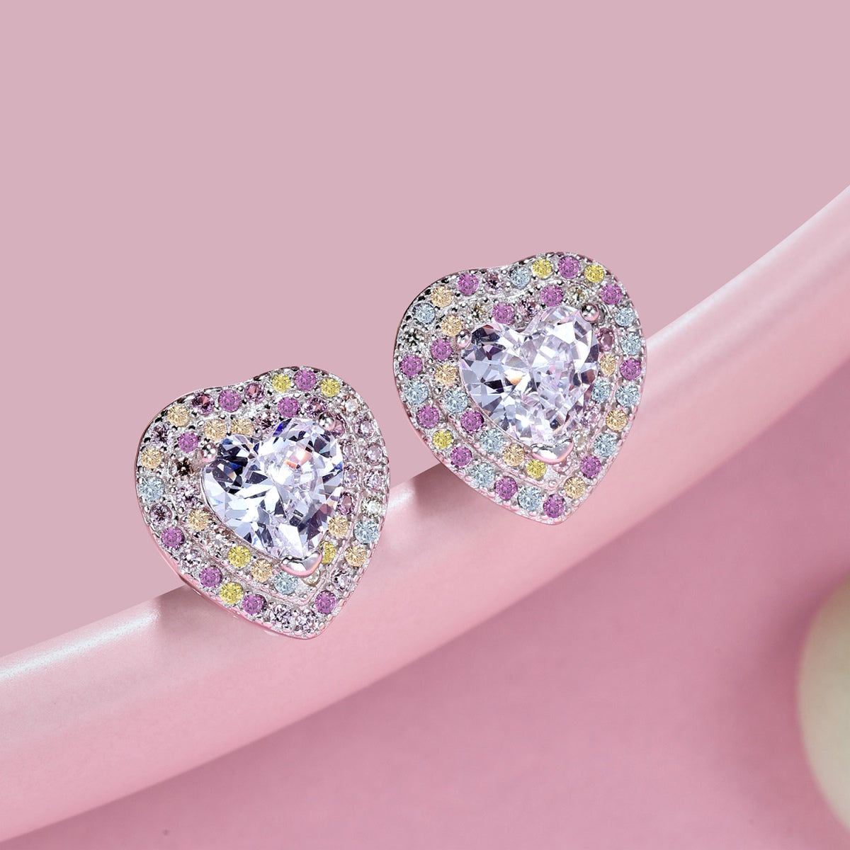 [Love More]Dazzling Heart Shape Lover Earrings