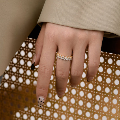 [Love More]Delicate Enchanting Wave Shape Daily Ring