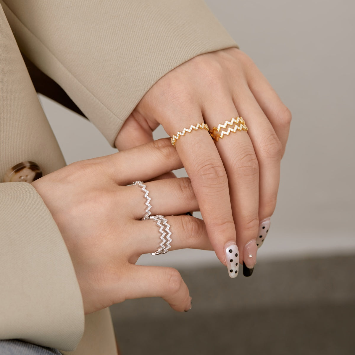 [Love More]Delicate Enchanting Wave Shape Daily Ring