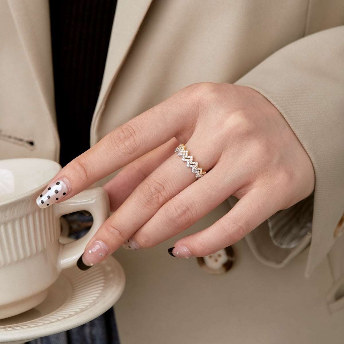 [Love More]Delicate Enchanting Wave Shape Daily Ring