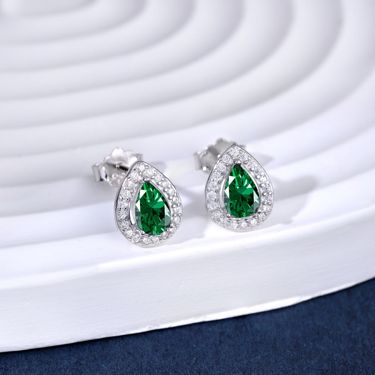 [Love More]Luxurious Water Drop Shape Earrings