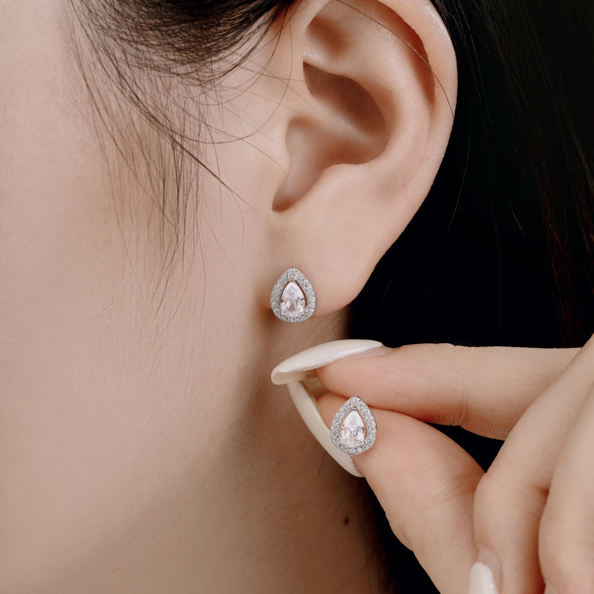 [Love More]Luxurious Water Drop Shape Earrings