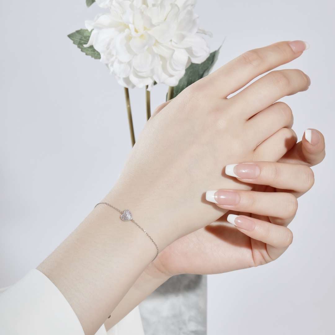 [Love More]Heart-Shaped Gentle and Versatile Bracelet