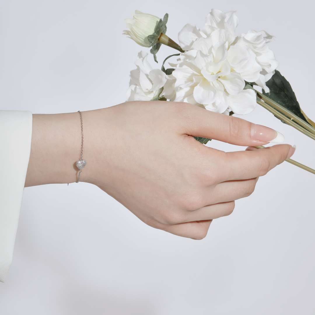 [Love More]Heart-Shaped Gentle and Versatile Bracelet