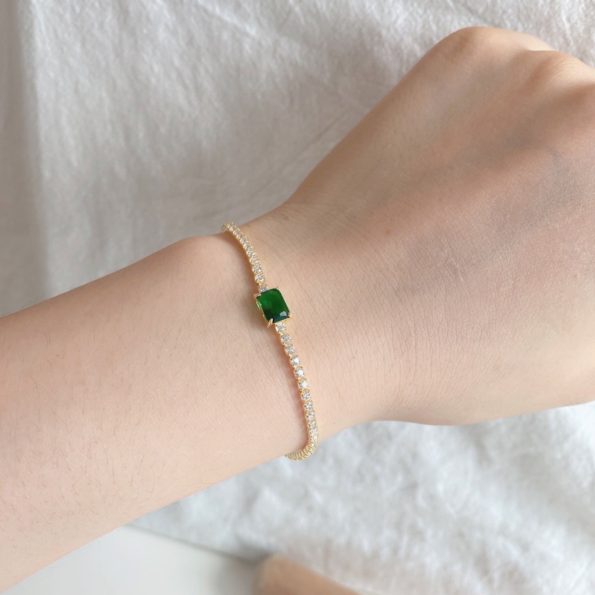[Love More]1.0 Carat Unique Emerald Cut Banquet Bracelet