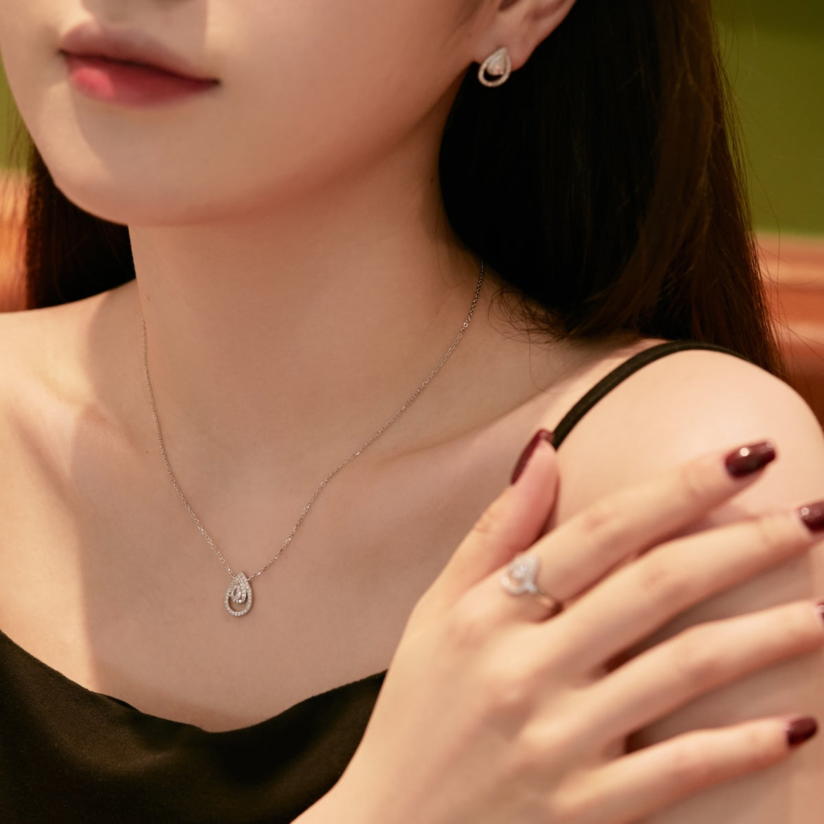 [Love More]Sparkling Delicate Water Drop Shape Daily Earrings
