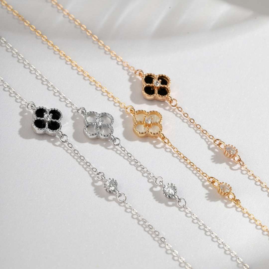 [Love More]Delicate Four Leaf Clover Bracelet