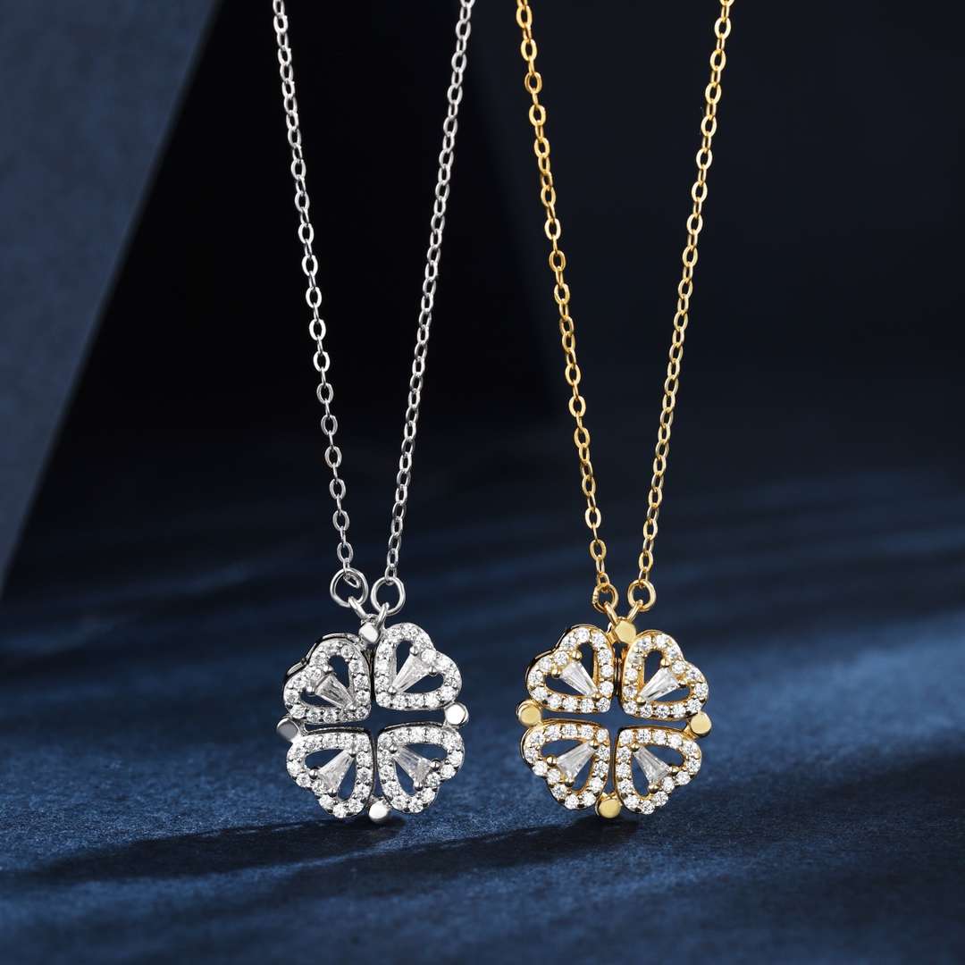 [Love More]Ornate Heart Cut Flower Shape Necklace