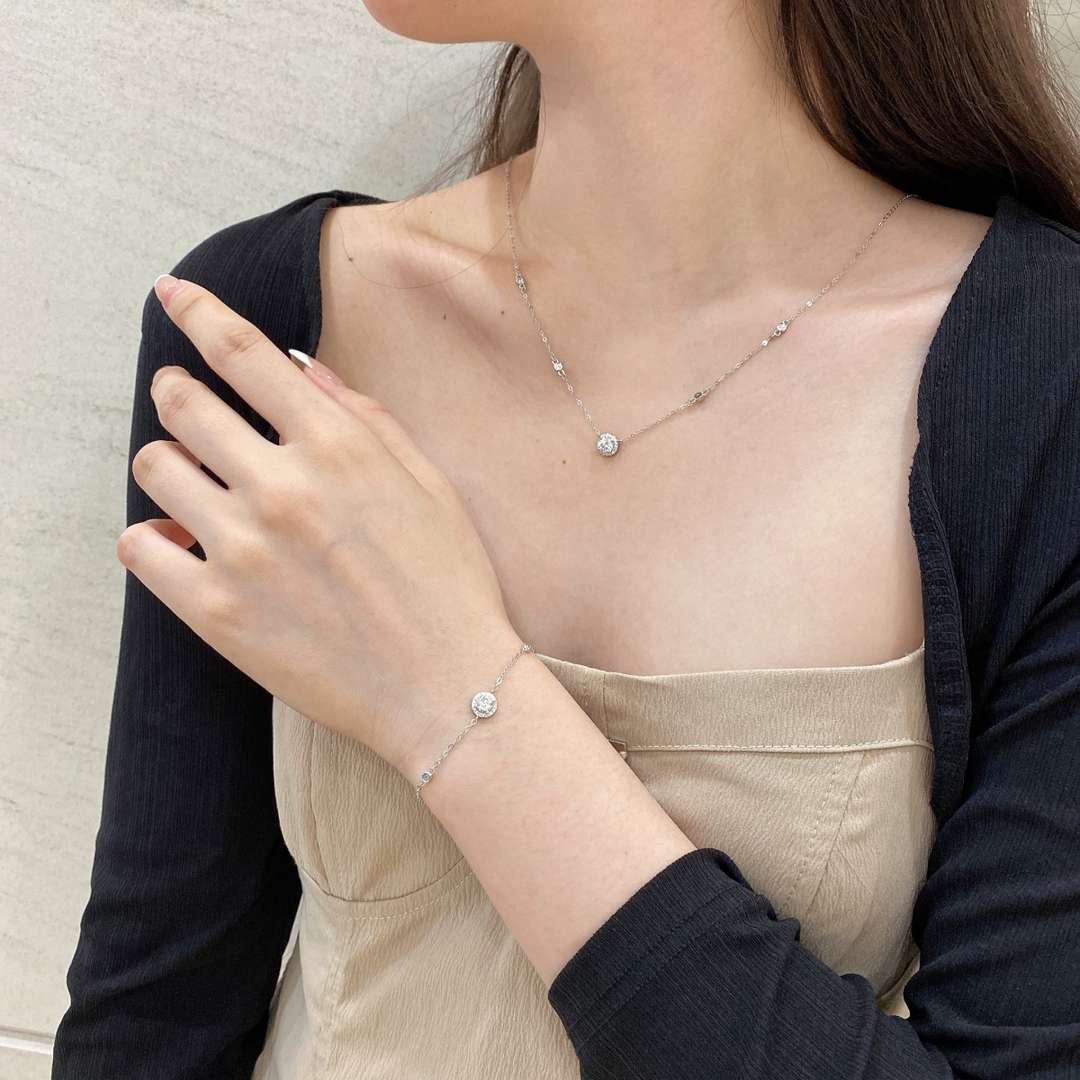 [Love More]Dazzling Round Cut Shape Bracelet