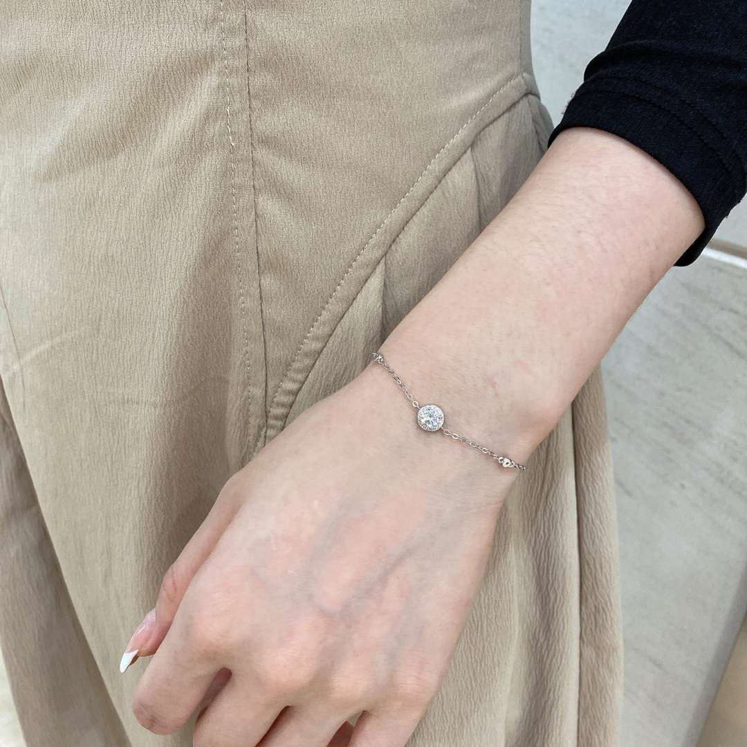 [Love More]Dazzling Round Cut Shape Bracelet