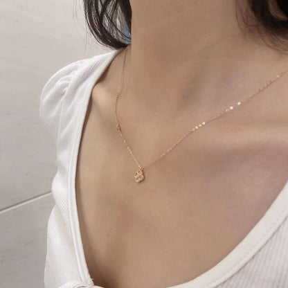 [Love More]Delicate Flower Shape Necklace