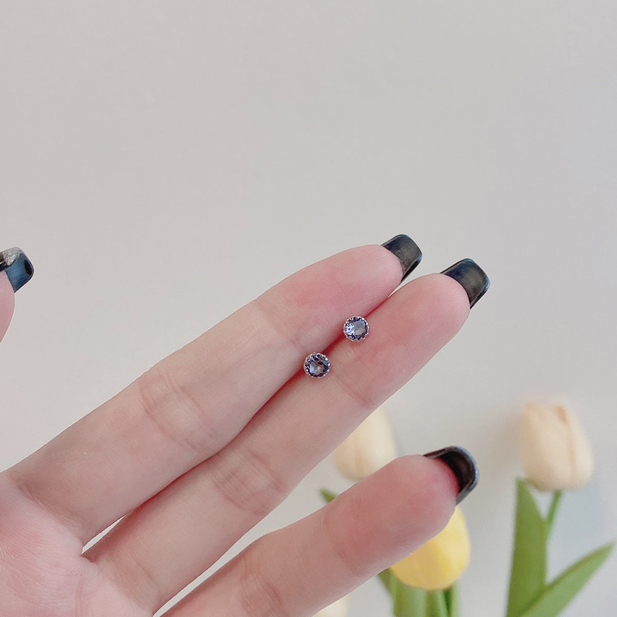 [Love More]Sparkling Colorful Round Shape Earrings