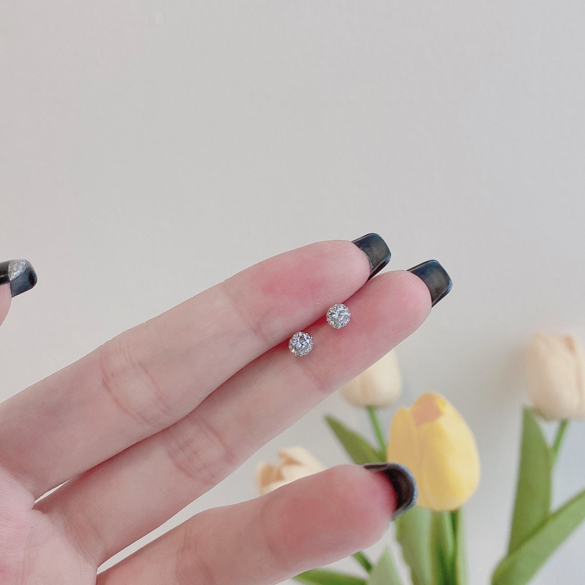 [Love More]Sparkling Colorful Round Shape Earrings
