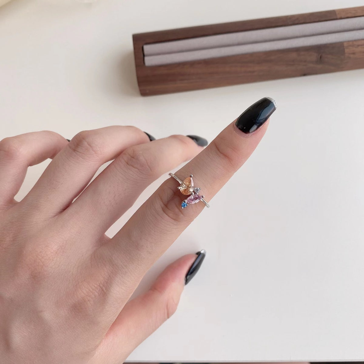 [Love More]Radiant Colorful Multi Cut Daily Ring