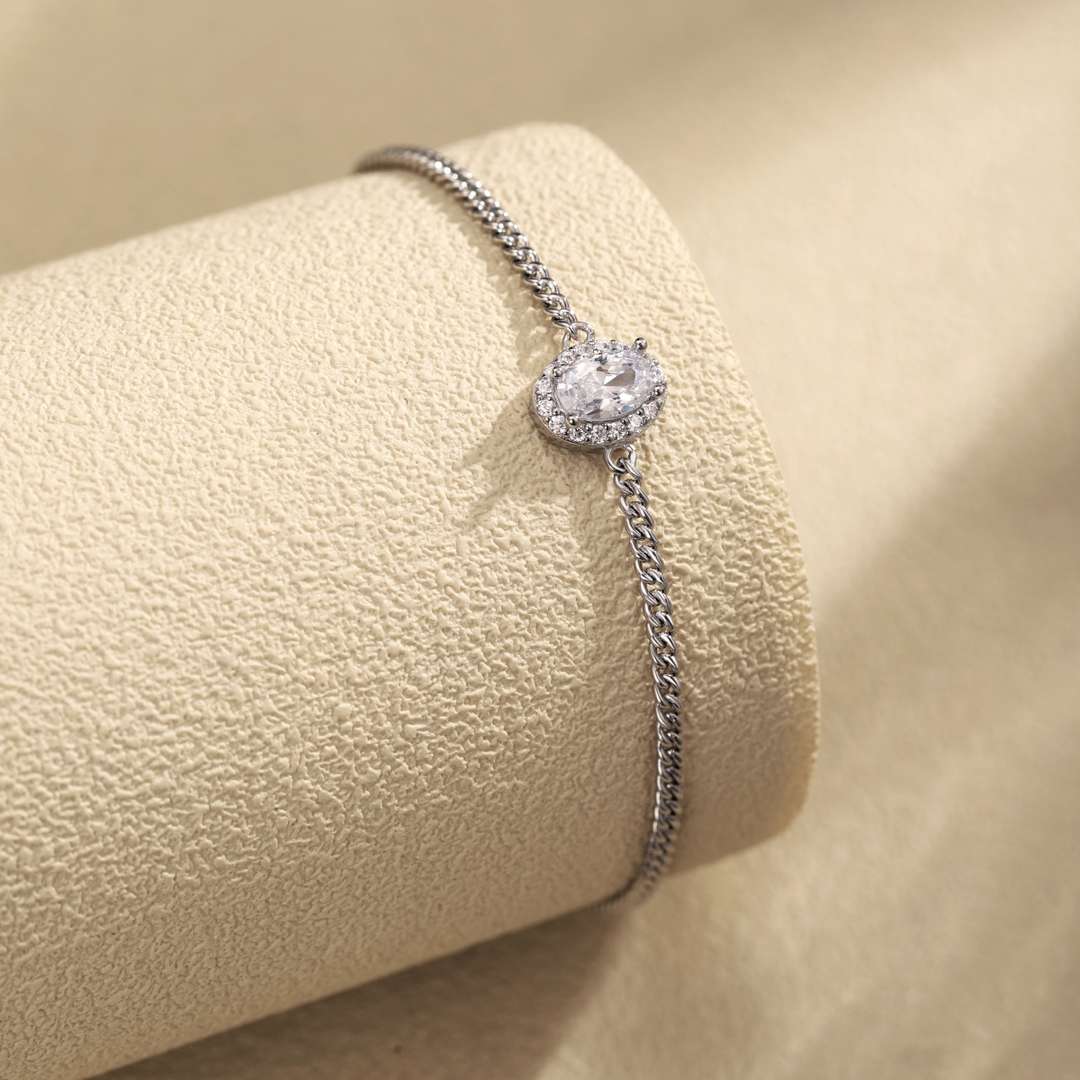 [Love More]Exquisite Oval Shape Bracelet