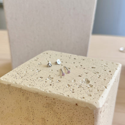 [Love More]Delicate Solitaire Earrings
