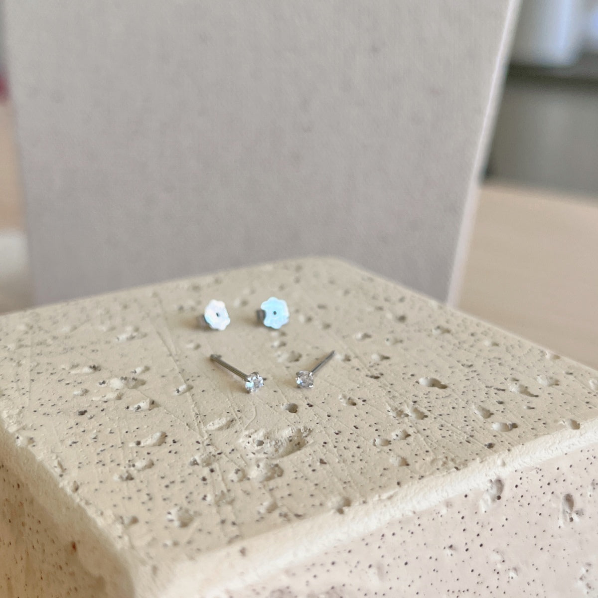 [Love More]Delicate Solitaire Earrings