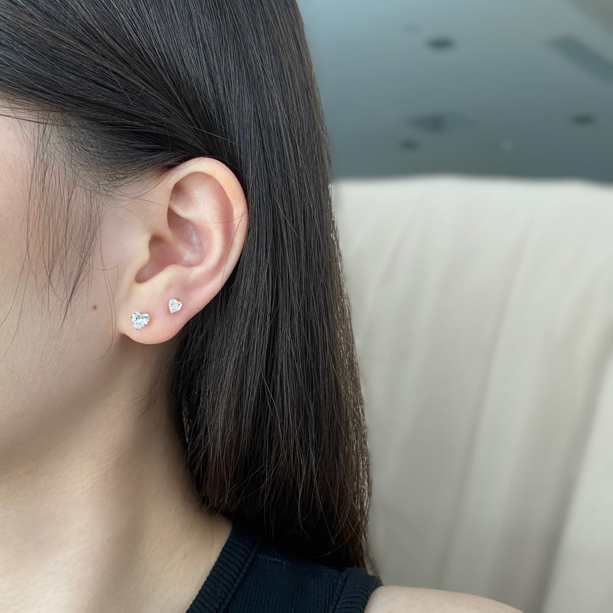 [Love More]Sparkling Heart Shaped Simple Earrings