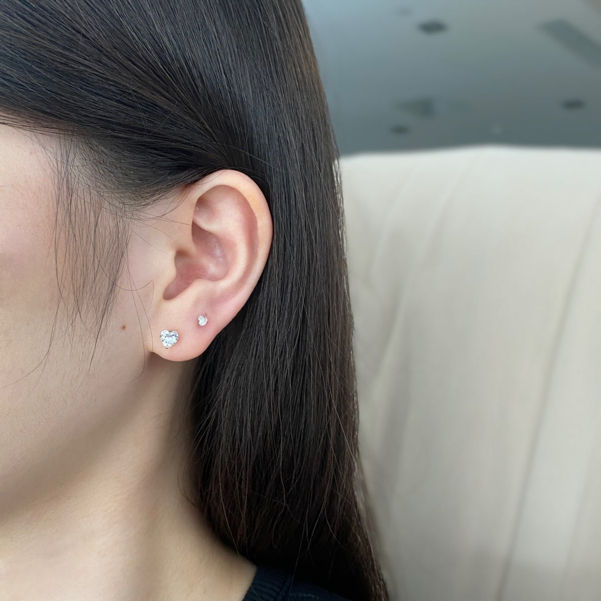 [Love More]Sparkling Heart Shaped Simple Earrings