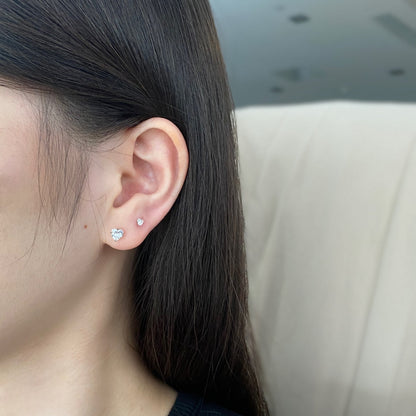 [Love More]Sparkling Heart Shaped Simple Earrings