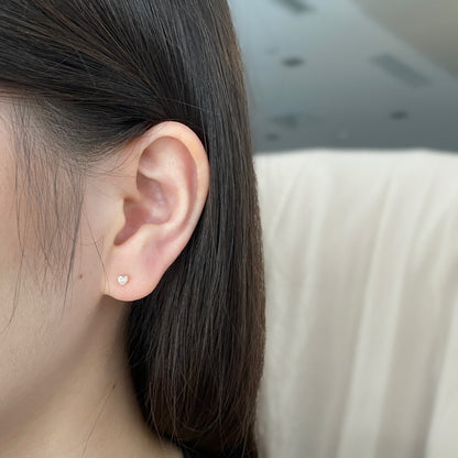 [Love More]Sparkling Heart Shaped Simple Earrings