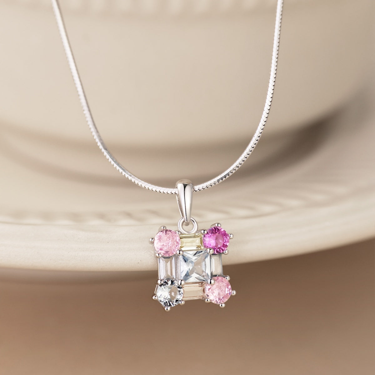 [Love More]Gorgeous Multi Colorful Necklace