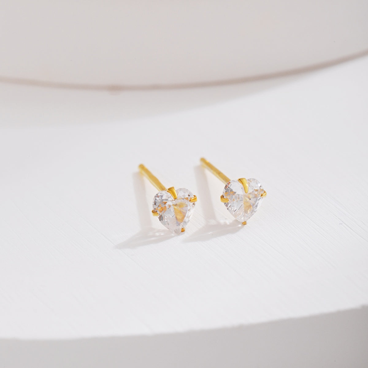 [Love More]Sparkling Heart Shaped Simple Earrings