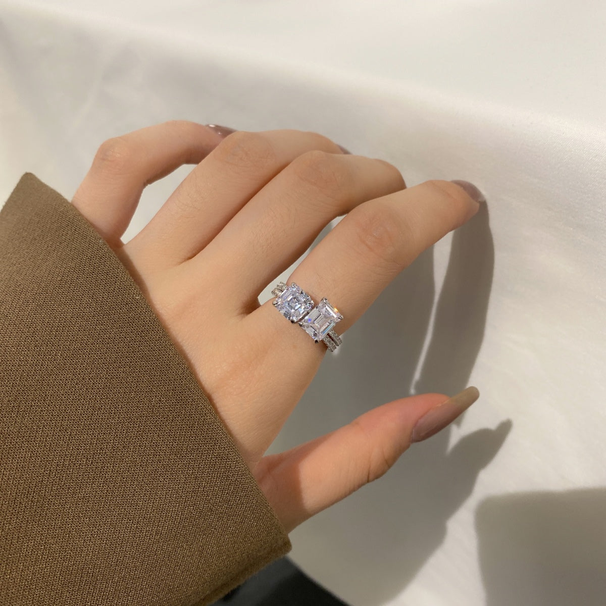 [Love More]2.0 Carat Scintillating Ornate Radiant Cut Party Ring